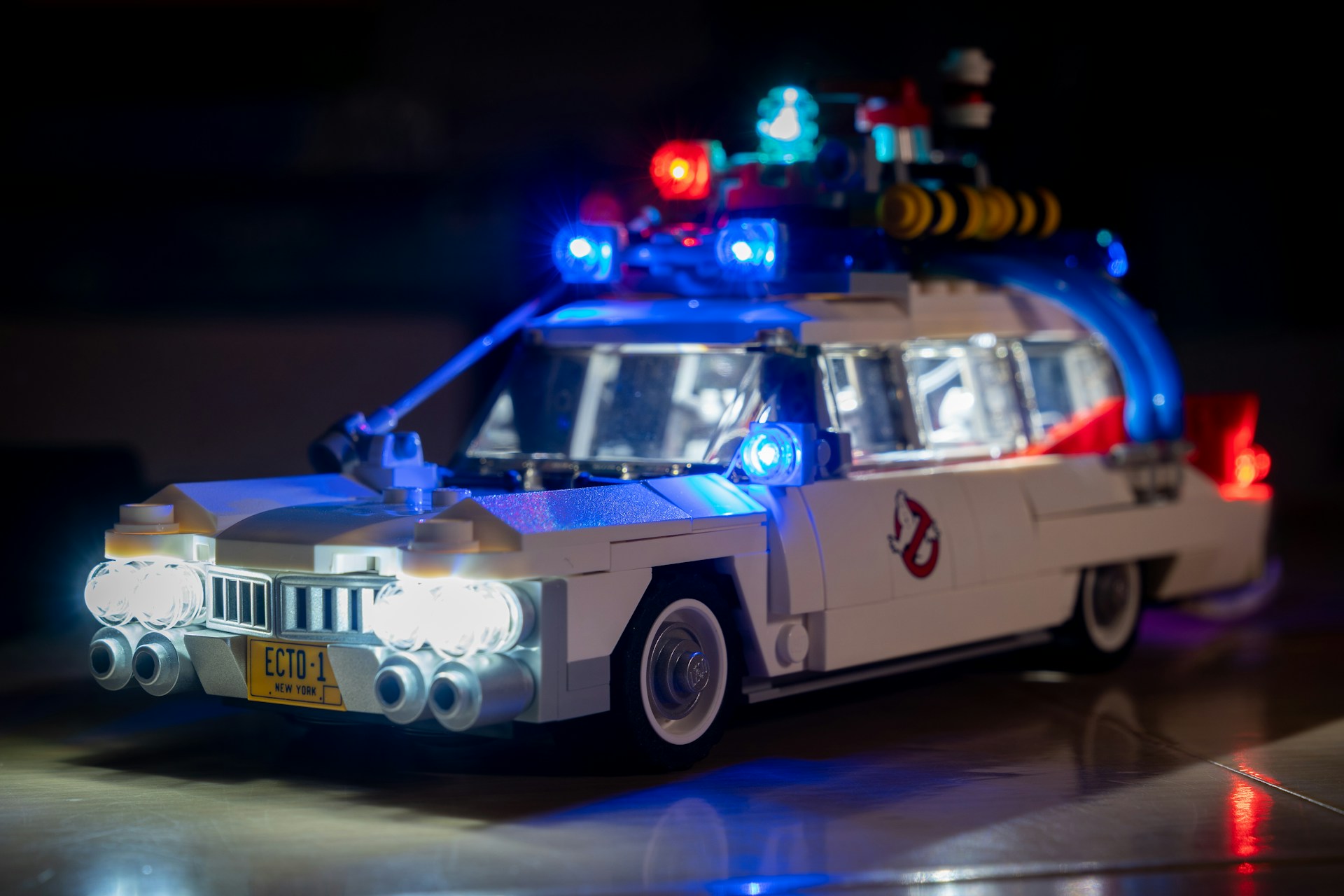 Picture of a Lego model of the Ghostbuster's van: a bit better than AI ghost hunting!